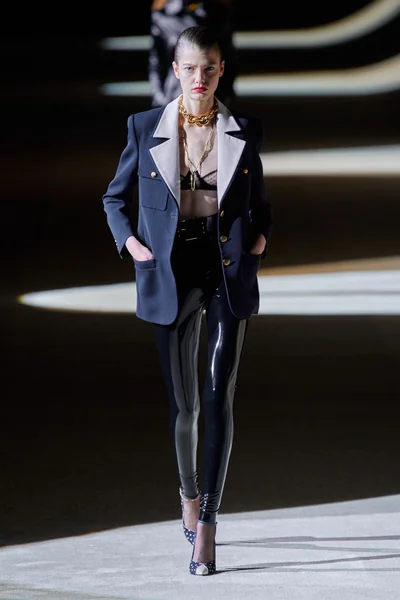 Look 7